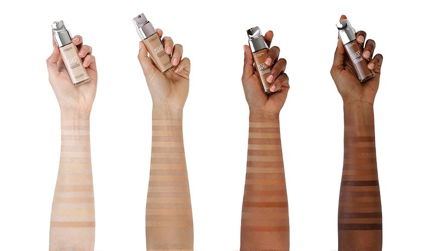 Base de maquillaje Muestra en brazo de la base de maquillaje moldeable True Match 1